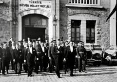 Kemal Atatürk  Tablo